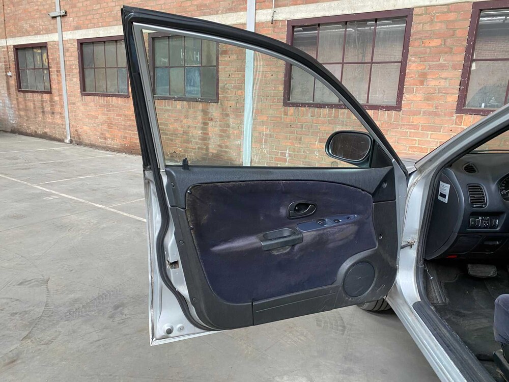 Mitsubishi Carisma 1.6 Comfort 99pk 2000 -Orig. NL-, 16-FD-GN