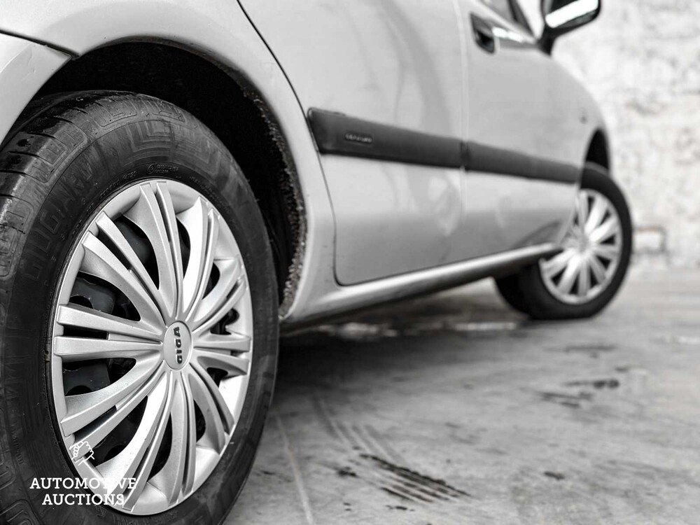 Mitsubishi Carisma 1.6 Comfort 99pk 2000 -Orig. NL-, 16-FD-GN