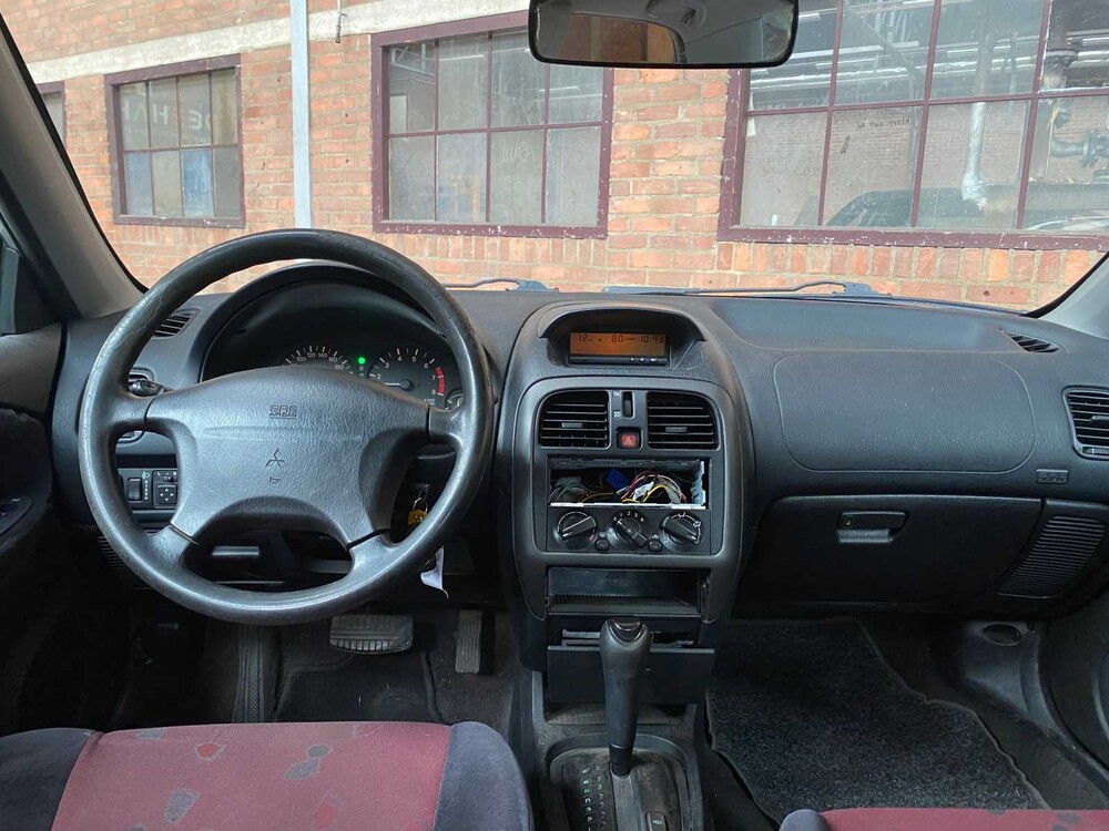 Mitsubishi Carisma 1.6 Comfort 99pk 2000 -Orig. NL-, 16-FD-GN