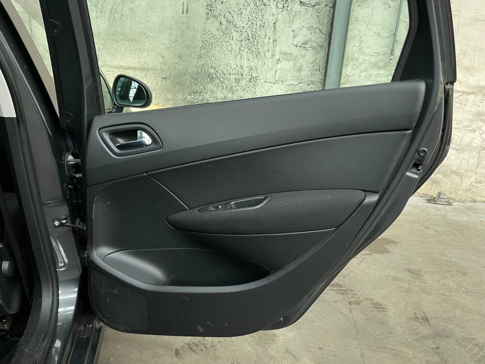 Peugeot 308 SW 2.0 HDiF XT 135hp 2009, 72-LDJ-7