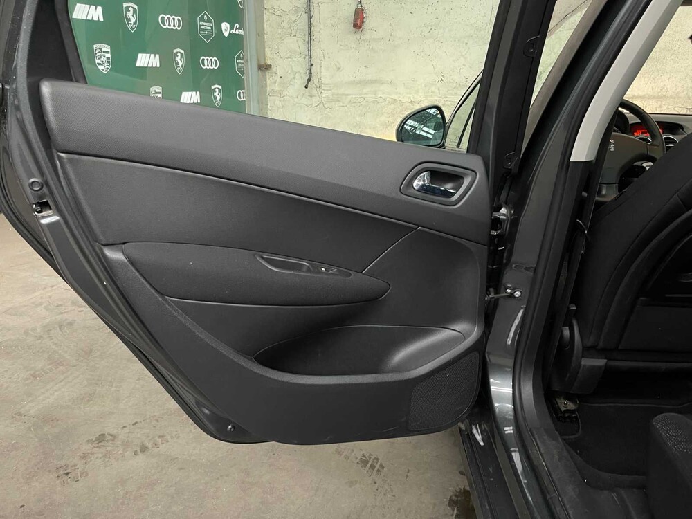 Peugeot 308 SW 2.0 HDiF XT 135hp 2009, 72-LDJ-7