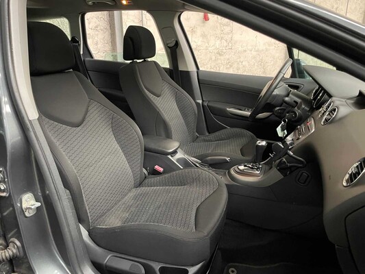 Peugeot 308 SW 2.0 HDiF XT 135hp 2009, 72-LDJ-7