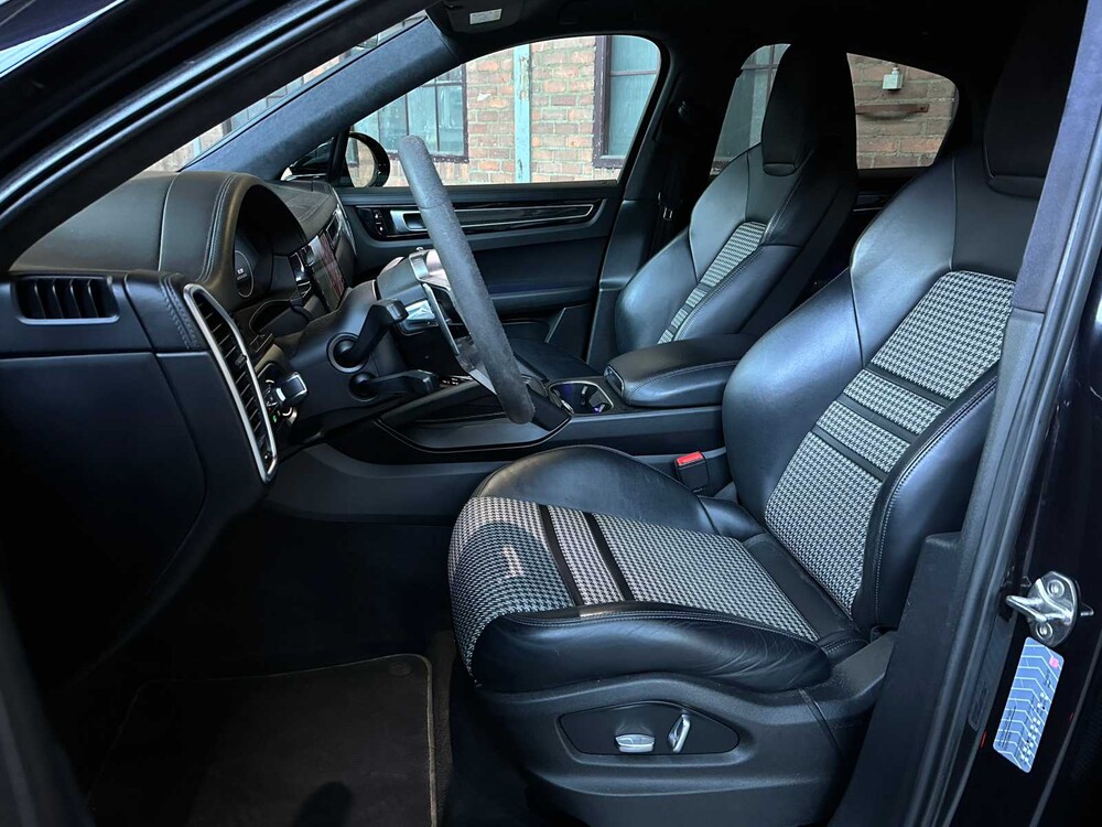 Porsche Cayenne Coupé E-Hybrid 3.0 V6 462pk 2019 Sport-Chrono (Origineel-NL) Plugin-Hybrid, G-926-HR