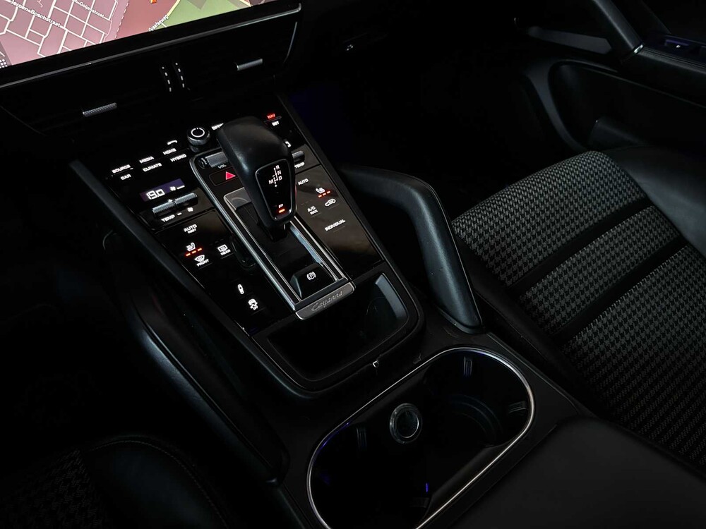 Porsche Cayenne Coupé E-Hybrid 3.0 V6 462pk 2019 Sport-Chrono (Origineel-NL) Plugin-Hybrid, G-926-HR