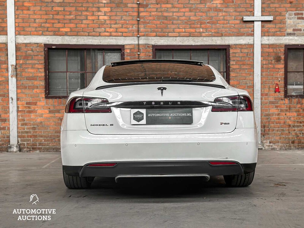 Tesla Model S 85 Performance 421hp 2015 FREE-CHARGING (Original-UK), 4-ZTH-49