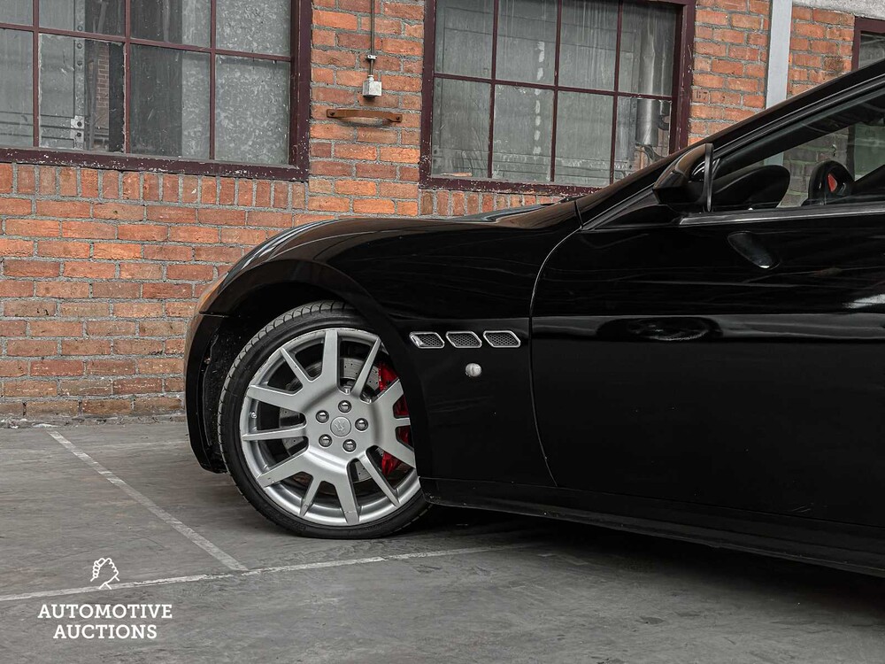 Maserati GranTurismo Spyder 4.2 V8 402pk 2010