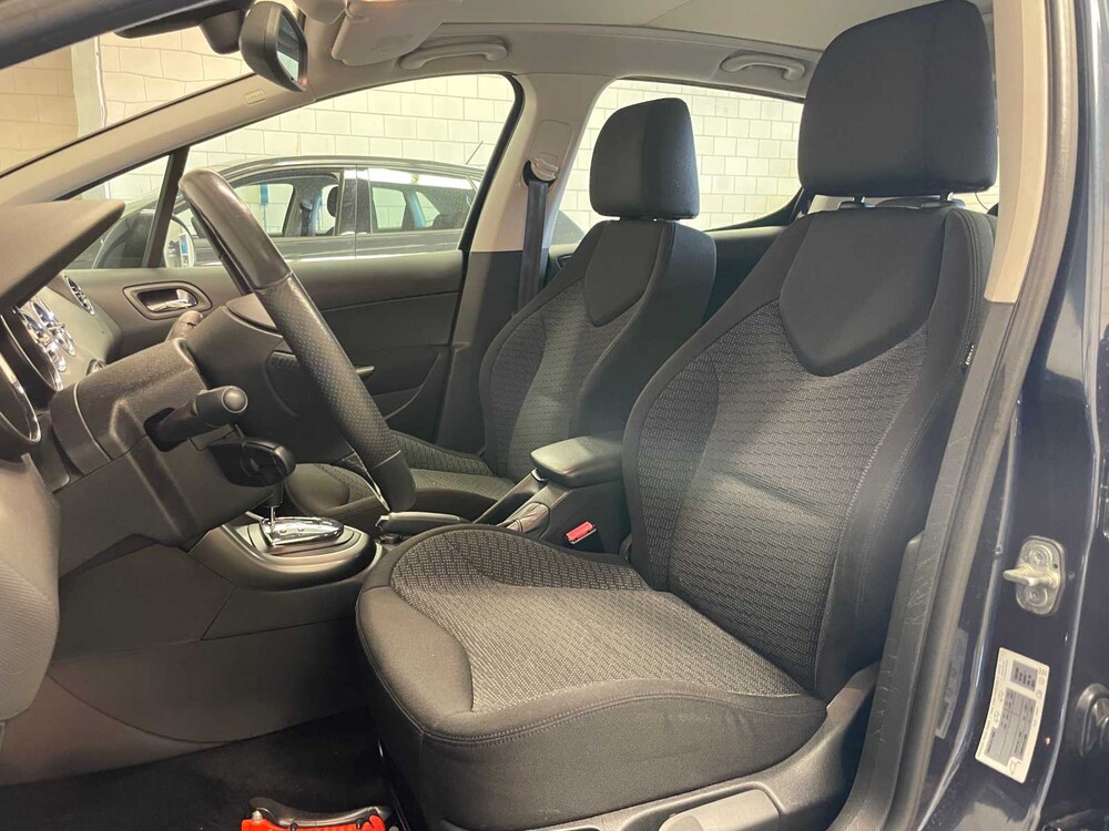 Peugeot 308 1.6 THP Allure 156hp 2012 (Original-UK), 30-SXK-7