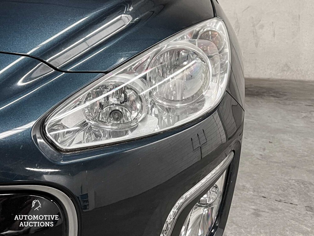 Peugeot 308 1.6 THP Allure 156hp 2012 (Original-UK), 30-SXK-7