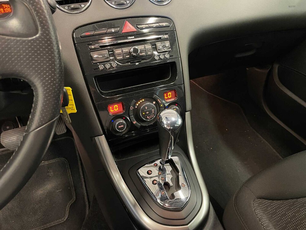 Peugeot 308 1.6 THP Allure 156hp 2012 (Original-UK), 30-SXK-7