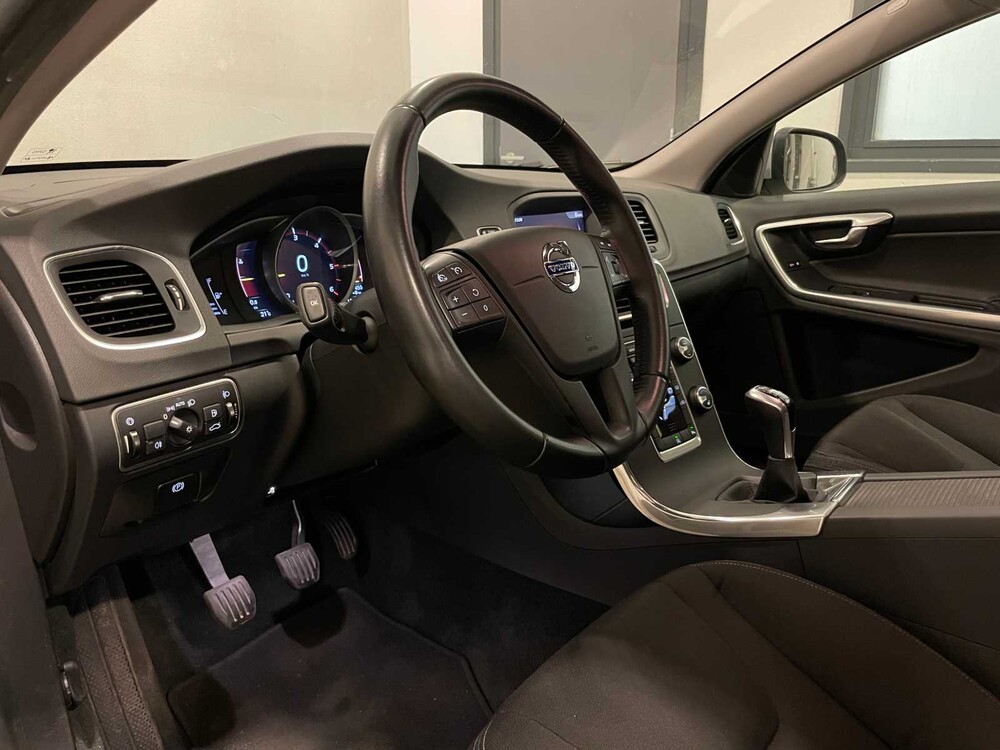 Volvo V60 2.0 150hp 2018