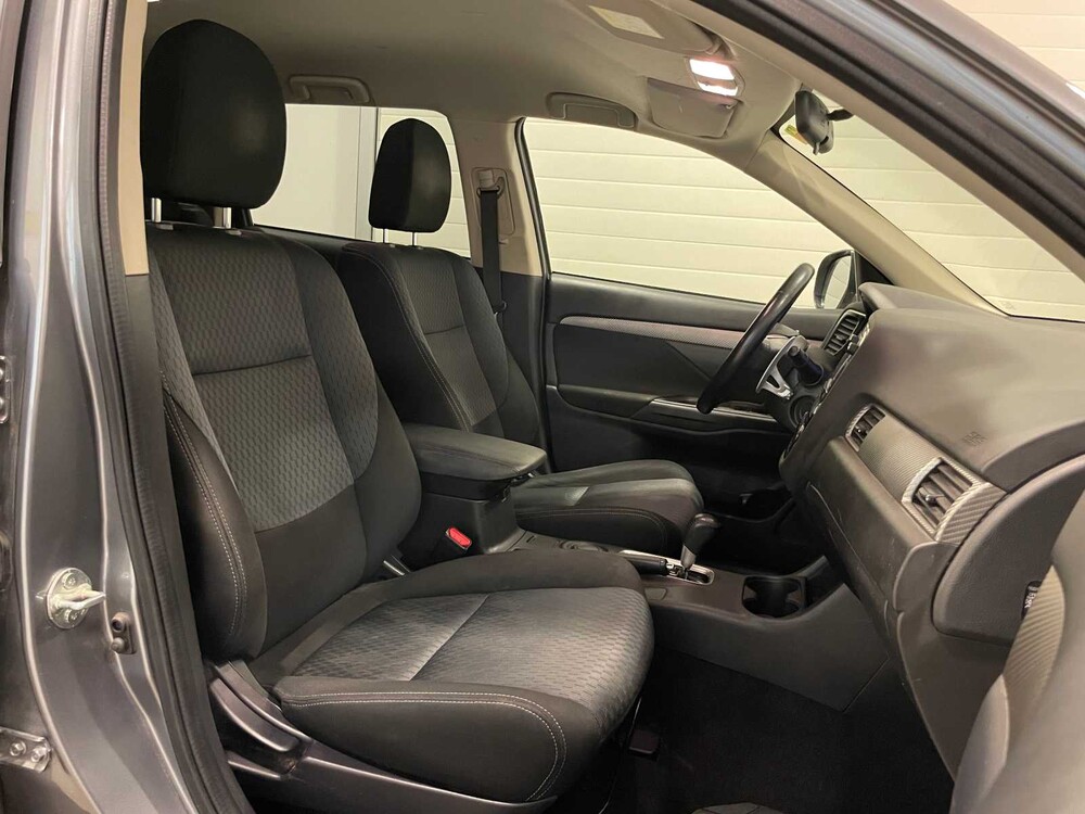 Mitsubishi Outlander 2.0 Business Edition 7-Seater 150hp 2015 (Original-NL), GD-172-K