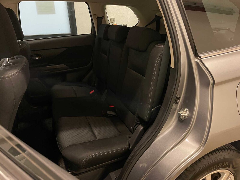 Mitsubishi Outlander 2.0 Business Edition 7-Seater 150hp 2015 (Original-NL), GD-172-K