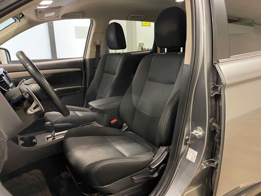 Mitsubishi Outlander 2.0 Business Edition 7-Seater 150hp 2015 (Original-NL), GD-172-K