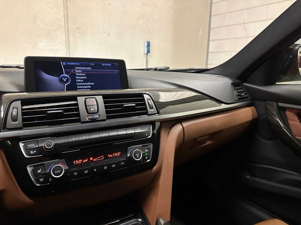 BMW 320i High Executive 184hp 2012 F30 3-Series (ORIGINAL-UK), 97-TSH-3