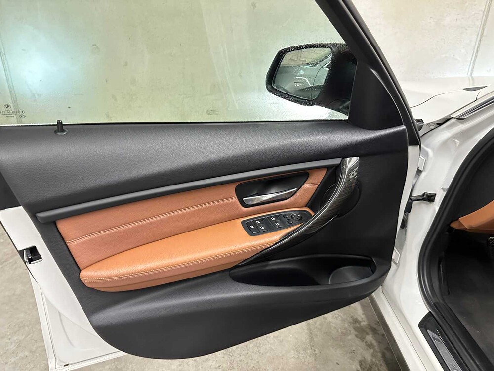 BMW 320i High Executive 184hp 2012 F30 3-Series (ORIGINAL-UK), 97-TSH-3