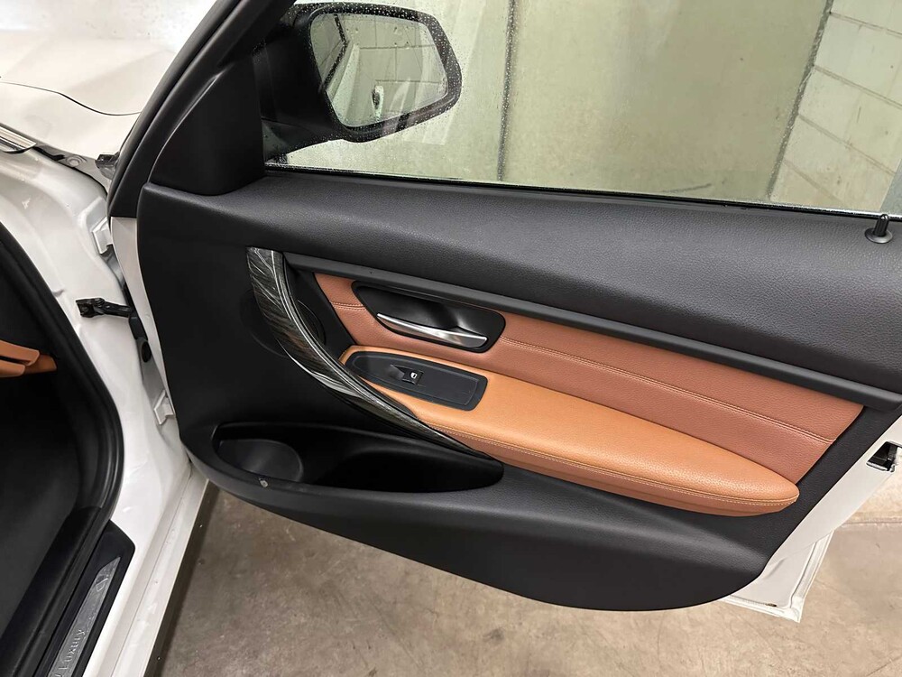 BMW 320i High Executive 184hp 2012 F30 3-Series (ORIGINAL-UK), 97-TSH-3