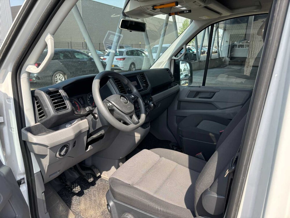 Volkswagen Crafter 35 2.0 TDI L3H2 DC Trendline (Original-NL) Commercial vehicle 102hp 2018, V-403-KZ