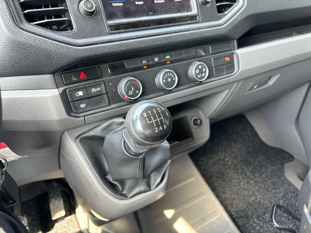 Volkswagen Crafter 35 2.0 TDI L3H2 DC Trendline (Original-NL) Commercial vehicle 102hp 2018, V-403-KZ