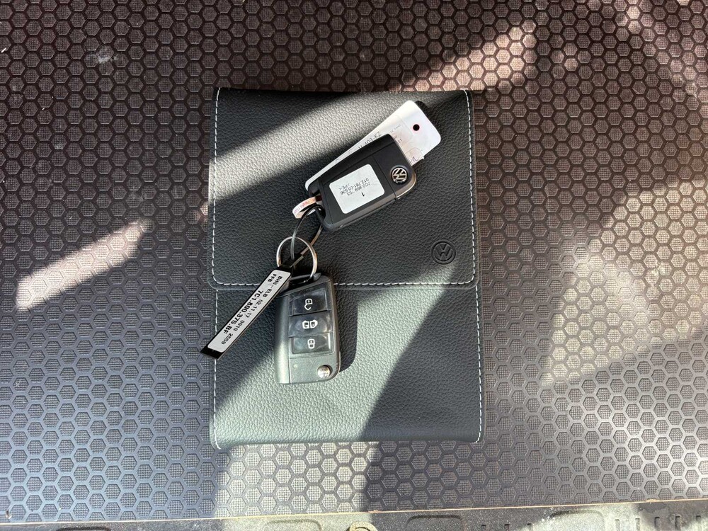 Volkswagen Crafter 35 2.0 TDI L3H2 DC Trendline (Original-NL) Commercial vehicle 102hp 2018, V-403-KZ