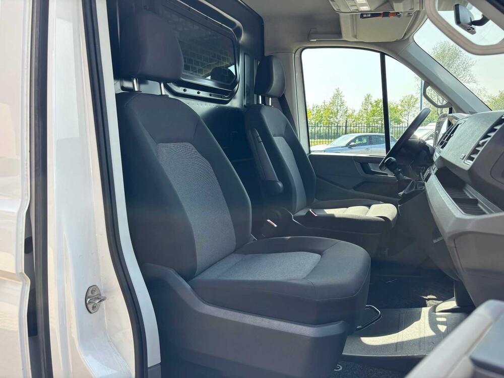 Volkswagen Crafter 35 2.0 TDI L3H2 DC Trendline (Original-NL) Commercial vehicle 102hp 2018, V-403-KZ