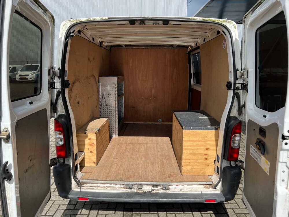 Renault Master T28 1.9dCi L1H1 82hp 2005, 52-BT-HP -Youngtimer