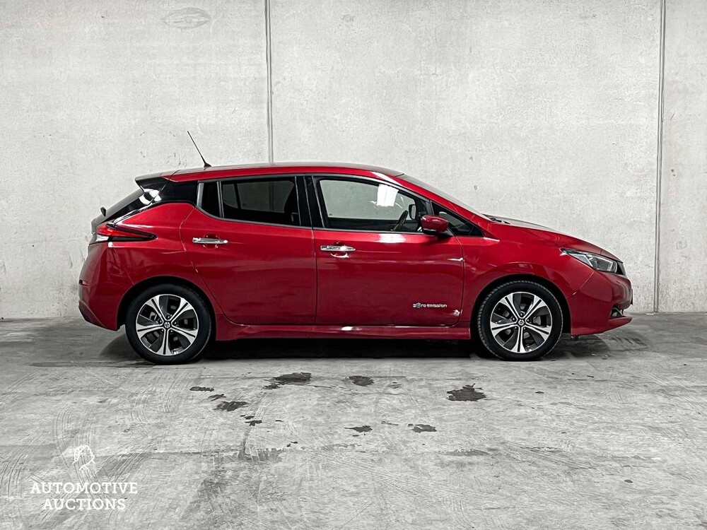 PHOTOS! CHASSIS! KM! CHECK! Nissan LEAF N-Connecta 40 kWh 150hp 2018 (original-NL + 1st owner), TZ-306-X