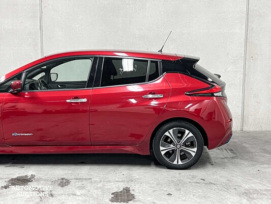 PHOTOS! CHASSIS! KM! CHECK! Nissan LEAF N-Connecta 40 kWh 150hp 2018 (original-NL + 1st owner), TZ-306-X