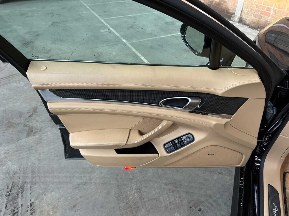 Porsche Panamera Hybrid 3.0 V6 380pk 2011 8-speed