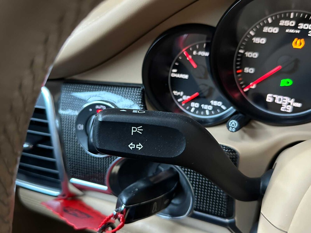 Porsche Panamera Hybrid 3.0 V6 380pk 2011 8-speed