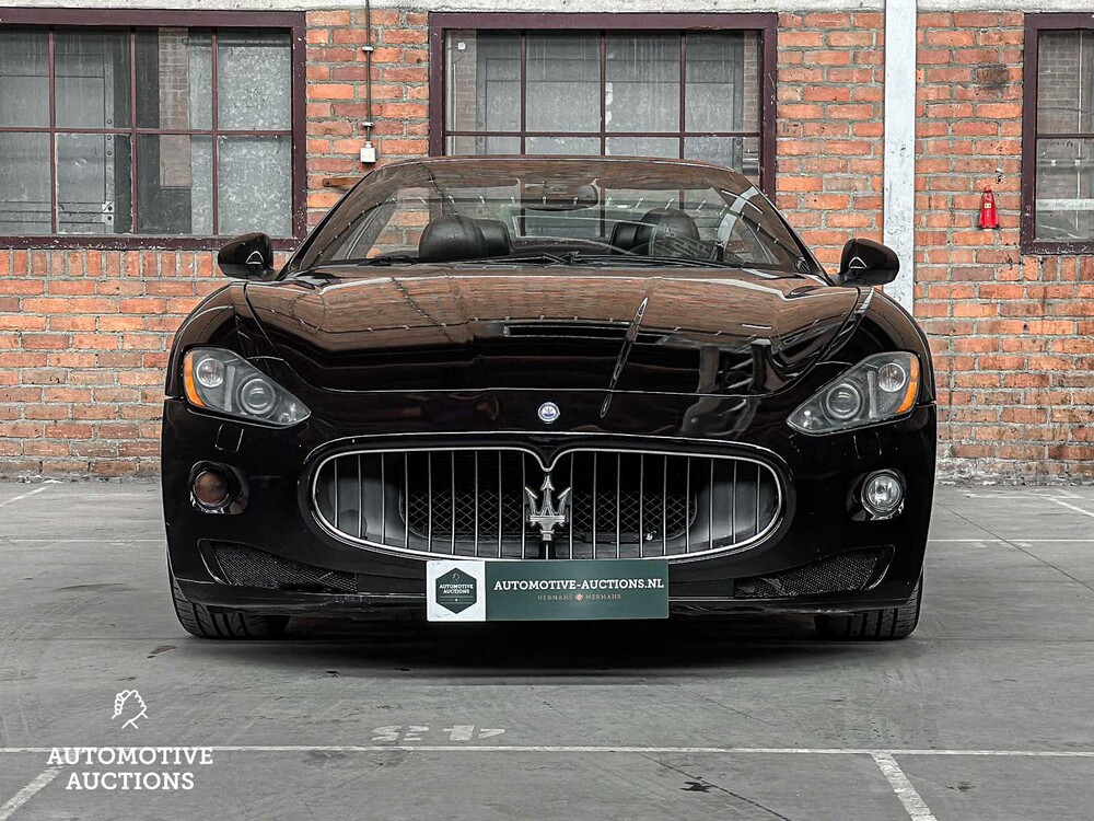 Maserati GranTurismo Spyder 4.2 V8 402hp 2010