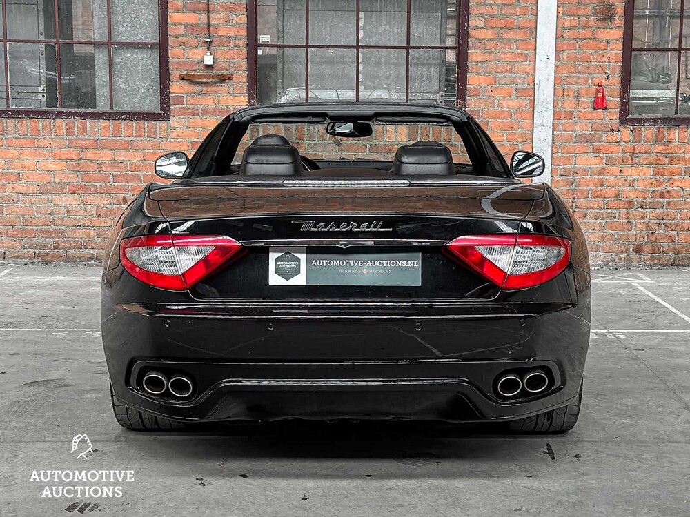 Maserati GranTurismo Spyder 4.2 V8 402hp 2010