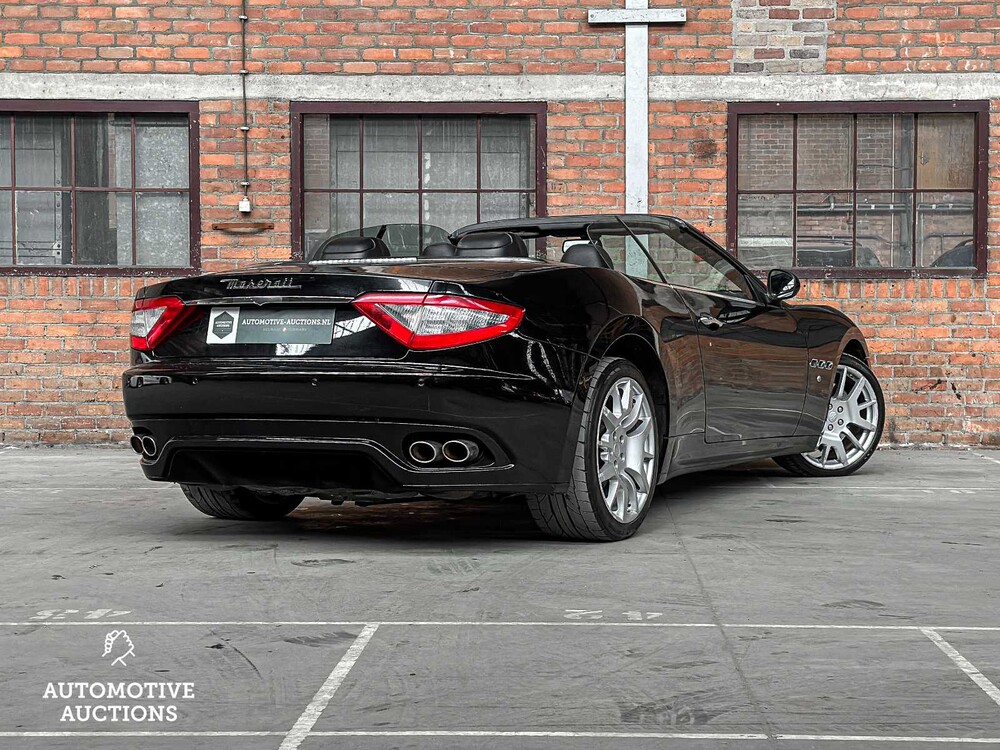 Maserati GranTurismo Spyder 4.2 V8 402hp 2010