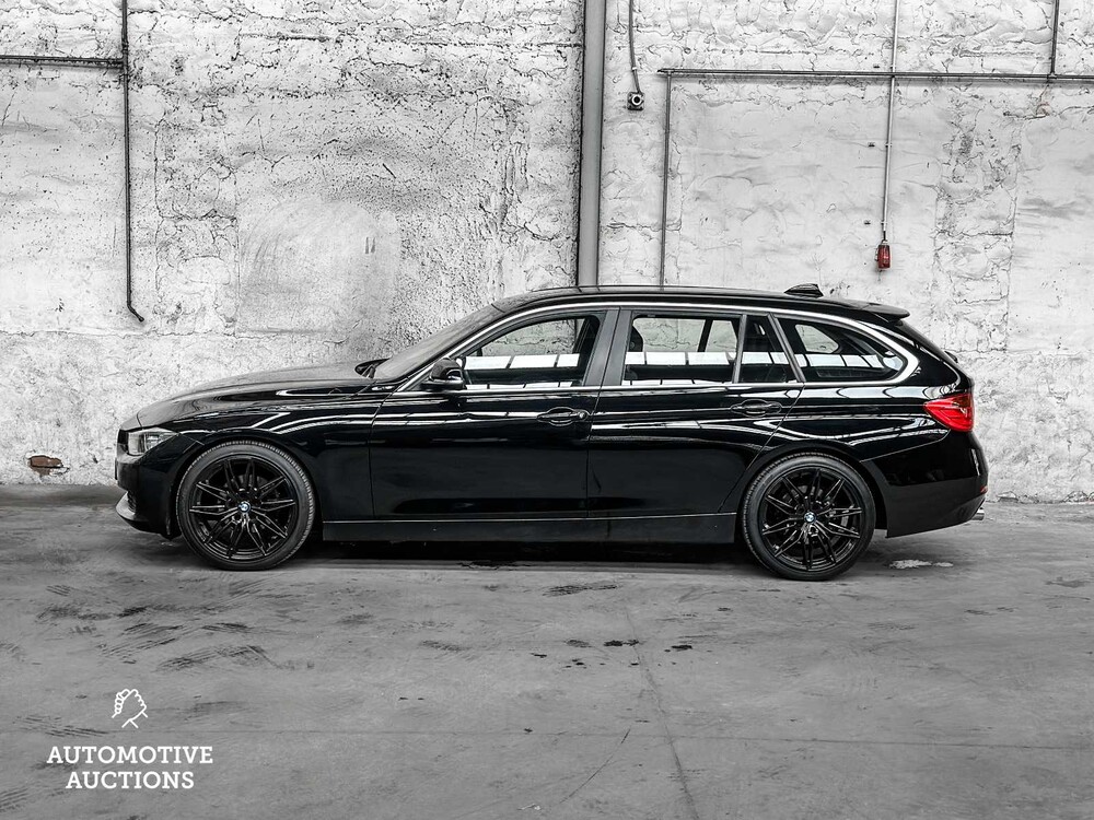 BMW 3-serie Touring 320d EfficientDynamics Edition Executive Upgrade 163pk 2013 -Orig. NL-, 9-SHX-86