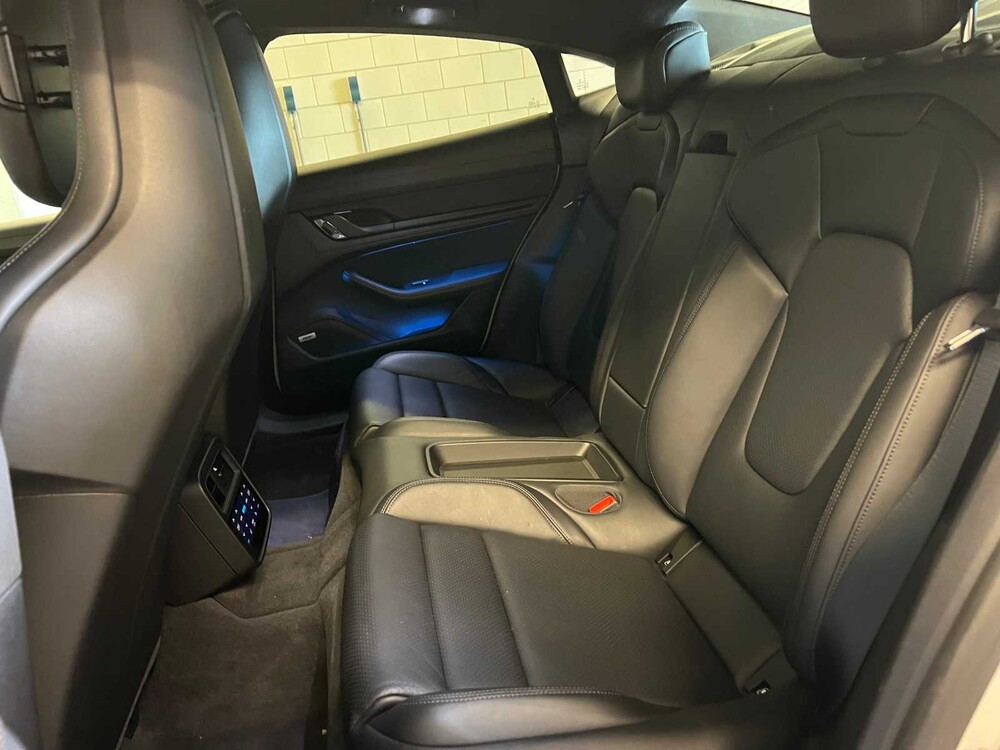 Porsche Taycan Turbo 93 kWh 680pk 2020 Sport-Chrono, X-367-BL