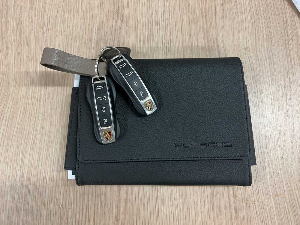 Porsche Taycan Turbo 93 kWh 680pk 2020 Sport-Chrono, X-367-BL