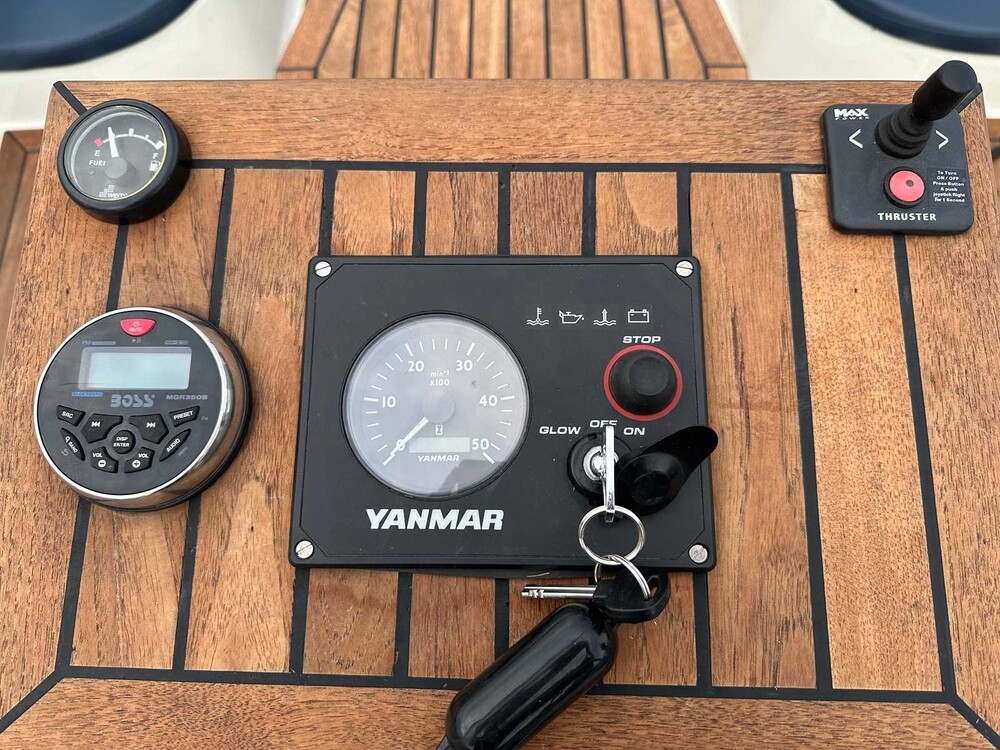 12-Personen-Schaluppe auf dem Wasser v.v Yanmar 3-Zylinder-Diesel und Bugstrahlruder