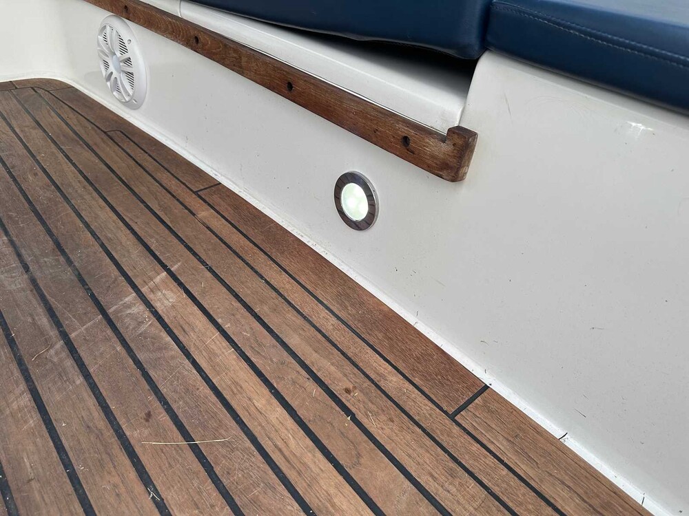 12-Personen-Schaluppe auf dem Wasser v.v Yanmar 3-Zylinder-Diesel und Bugstrahlruder