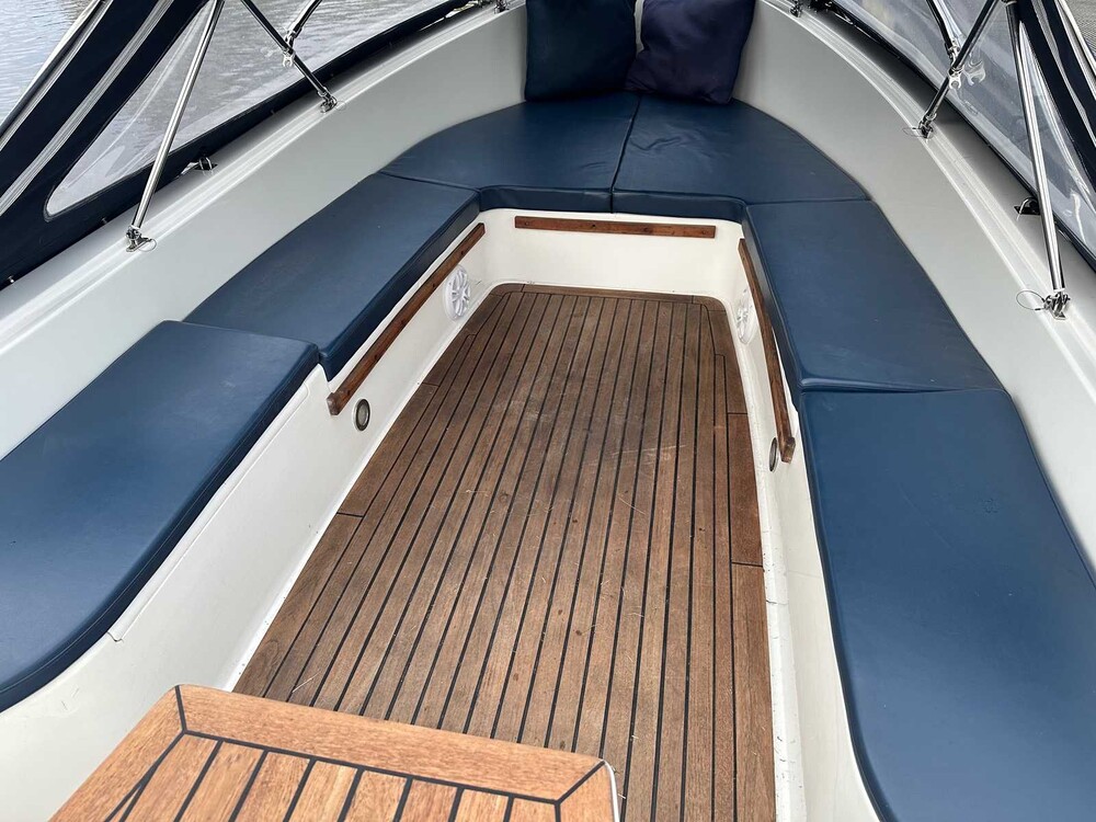 12-Personen-Schaluppe auf dem Wasser v.v Yanmar 3-Zylinder-Diesel und Bugstrahlruder