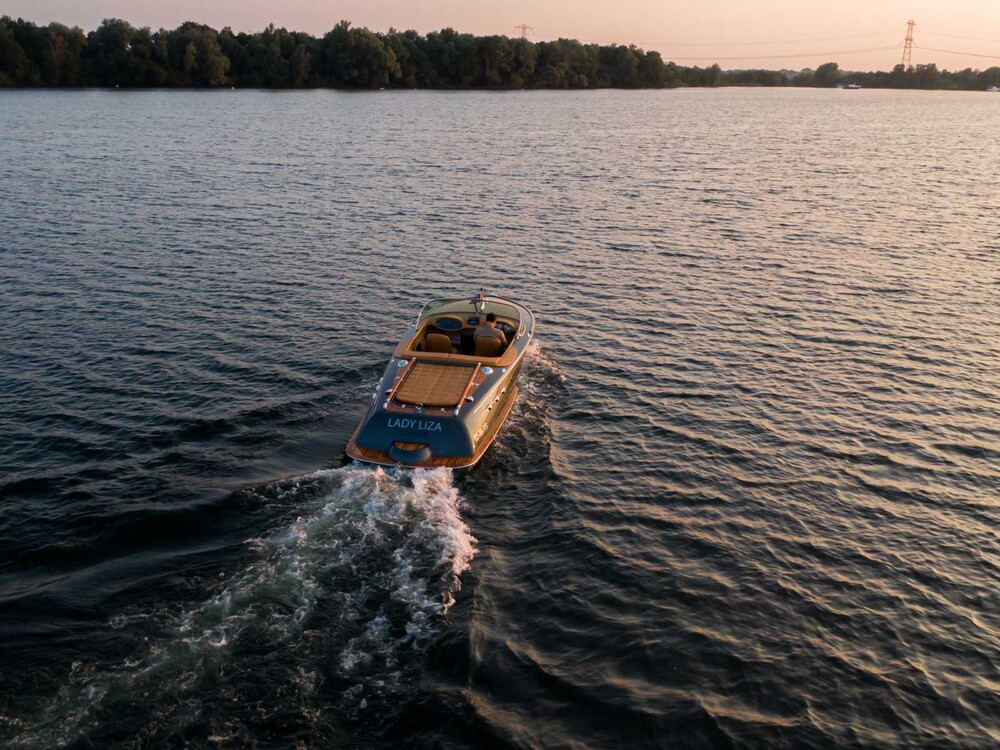 Pegiva 750 Steyr 250PS Sportboot Schnellboot (RIVA, Boesch Form) 2011