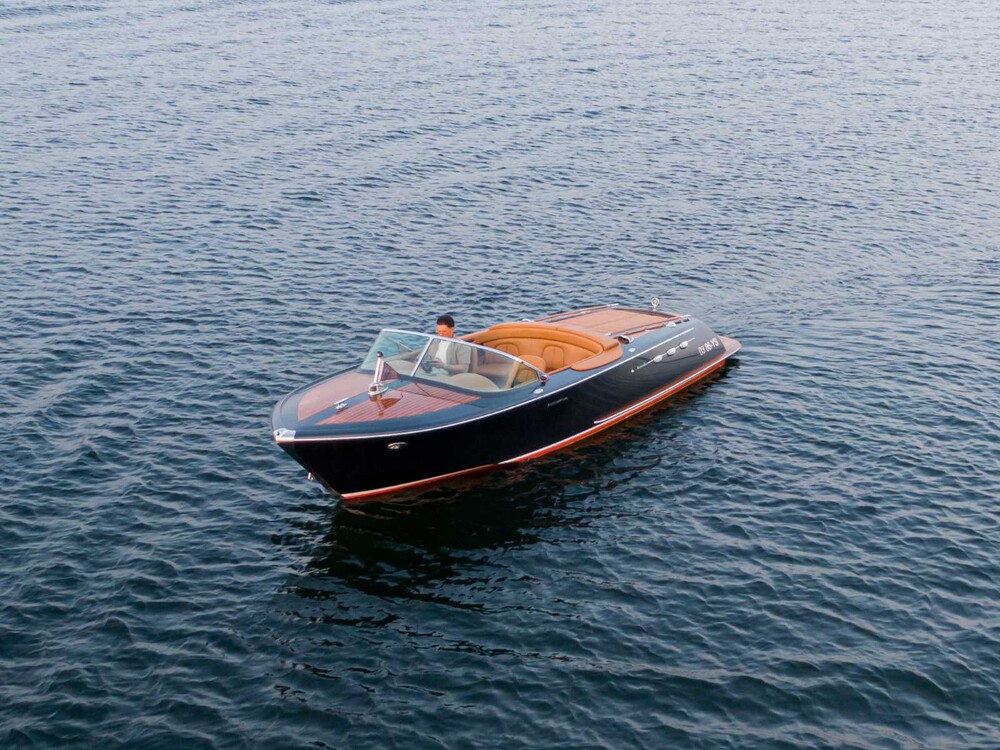 Pegiva 750 Steyr 250hp Sportboat Speedboat (RIVA, Boesch shape) 2011