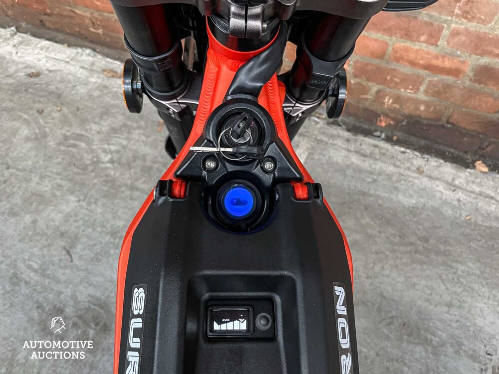 Sur-Ron Light Bee A067 L1EX Elektro-Enduro-Dirtbike (neu aus der Box)