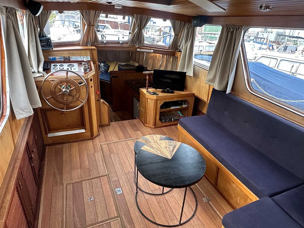 Beja Silverfish 2 Motoryacht (11 Meter) mit Mitsubishi 6 Zylinder und Bugstrahlruder