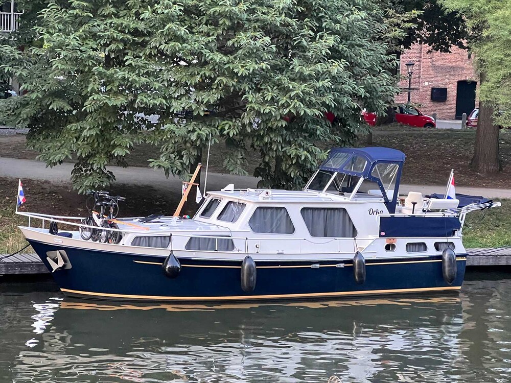 Beja Silverfish 2 Motoryacht (11 Meter) mit Mitsubishi 6 Zylinder und Bugstrahlruder