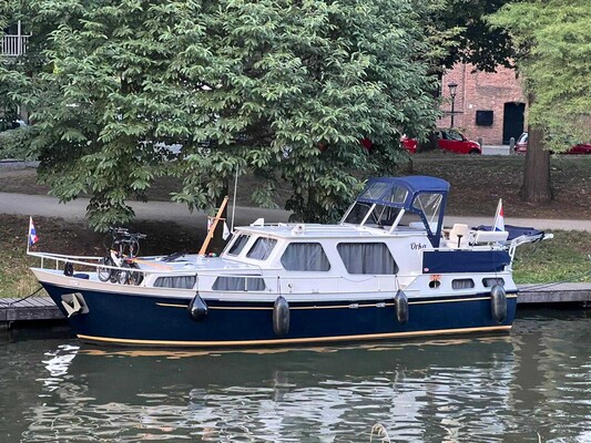 Beja Silverfish 2 Motor Yacht (11 meters) with Mitsubishi 6 Cylinder and Bow thruster