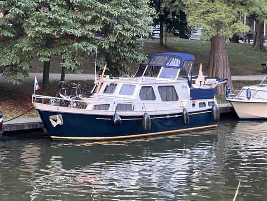 Beja Silverfish 2 Motor Yacht (11 meters) with Mitsubishi 6 Cylinder and Bow thruster