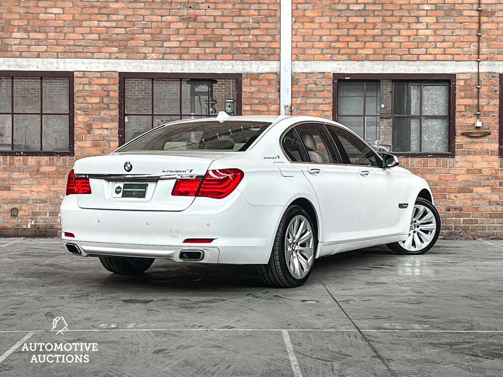 BMW ActiveHybrid7 F04 4.4 V8 465PS 2011