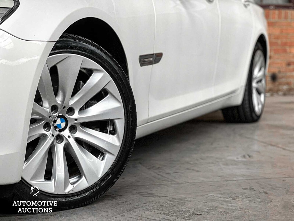 BMW ActiveHybrid7 F04 4.4 V8 465PS 2011