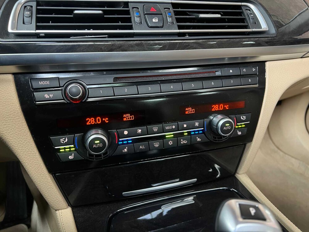 BMW ActiveHybrid7 F04 4.4 V8 465PS 2011