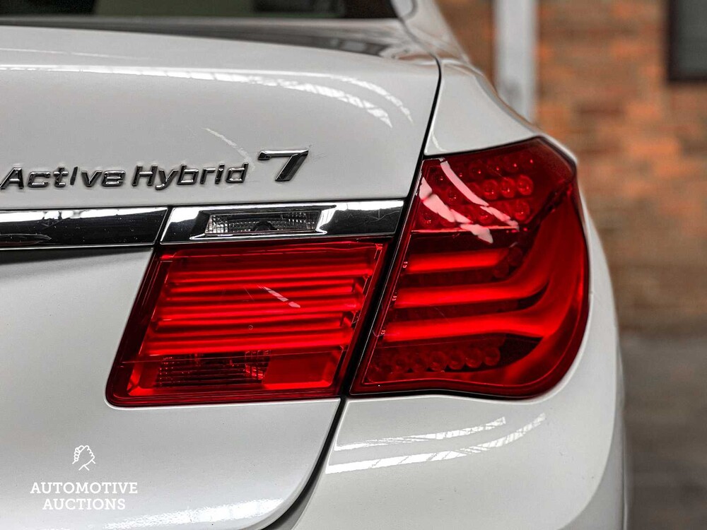 BMW ActiveHybrid7 F04 4.4 V8 465PS 2011