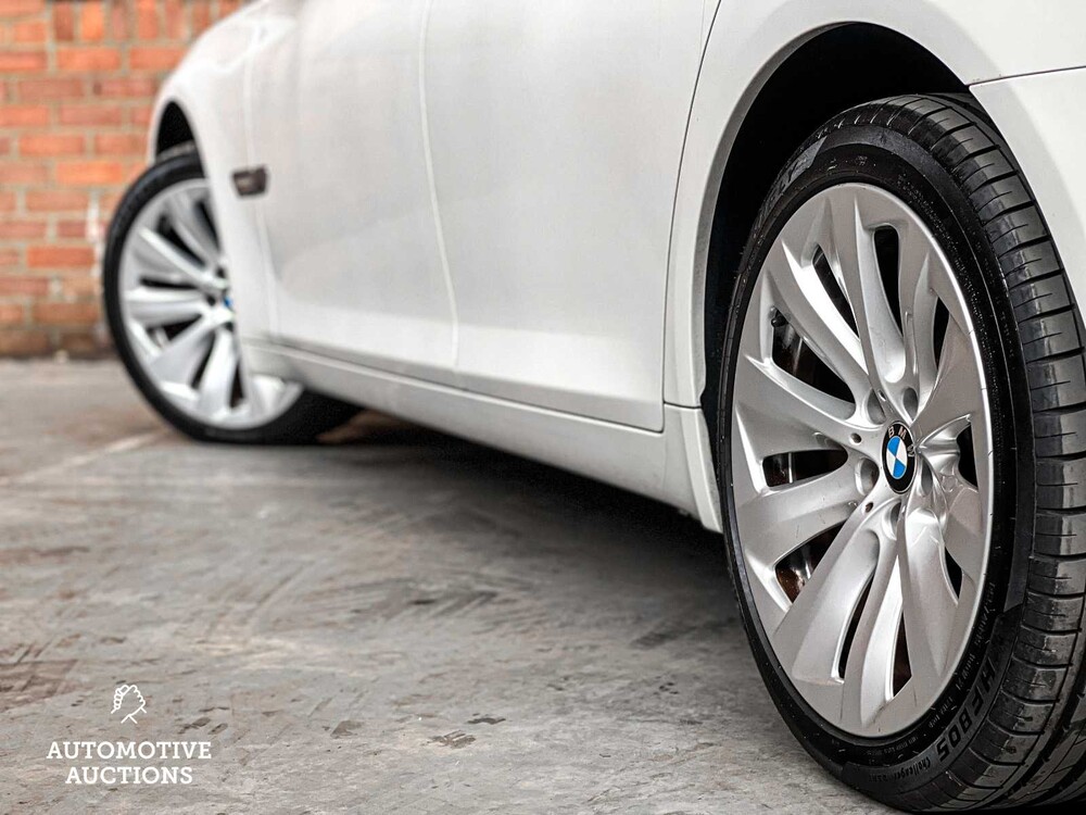 BMW ActiveHybrid7 F04 4.4 V8 465PS 2011